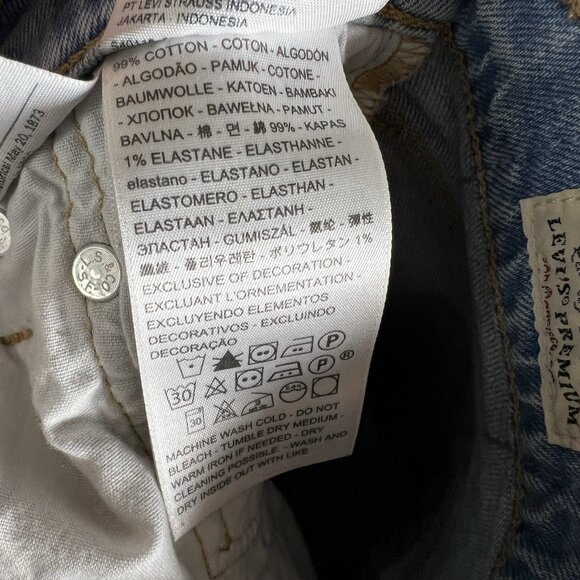 Levi's 501 Jeans Thrashed 25x30 Blue Light Wash Premium Denim Classic Distressed - Picture 10 of 11